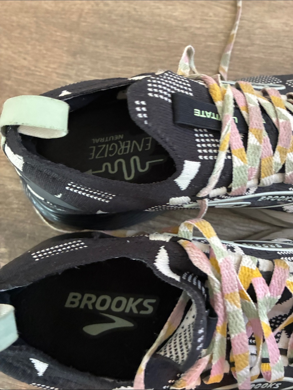 Brooks Black & White Geometric Running Shoes with Pastel Multicolor Laces - Picture 13 of 13